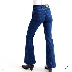 Lee Hi-Rise Flare Jeans in Mid stripes Size 29×33 NWT